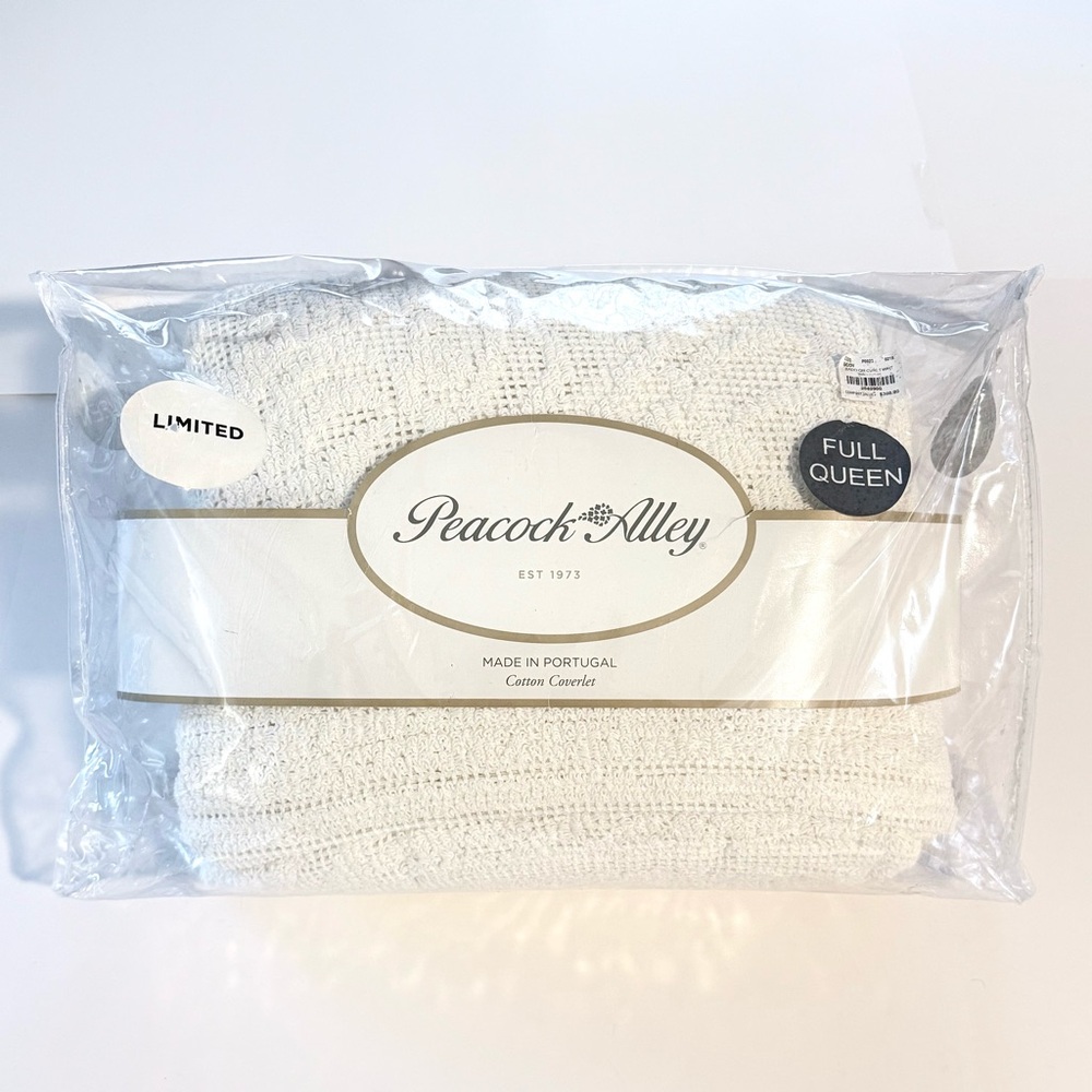PEACOCK ALLEY | NWT & RARE - White Crochet Hand-Woven Cotton Coverlet - QUEEN